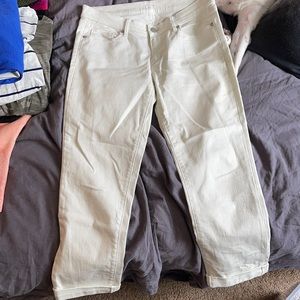White blueish tinted cropped jeans